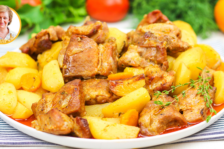 Фото к рецепту: Мясо в рукаве в духовке с картошкой