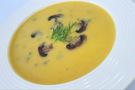 Фото к рецепту: Грибной суп / суп пюре из шампиньонов