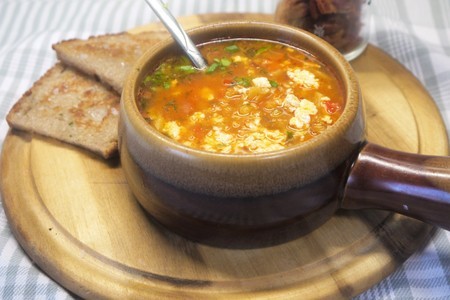 Фото к рецепту: Лешта — болгарский суп из чечевицы