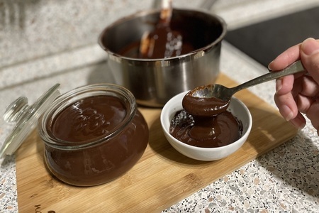 Фото к рецепту: Шоколадный соус для приготовления какао
