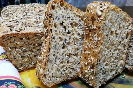 Фото к рецепту: Быстрый хлеб из цельнозерновой муки с семечками