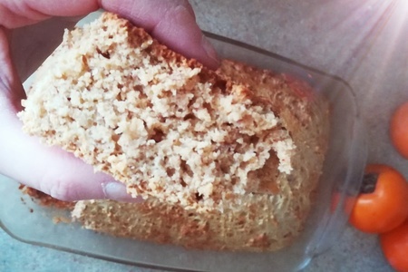 Фото к рецепту: Ореховый бисквит из овсяной муки для тортов, пирожных без дрожжей