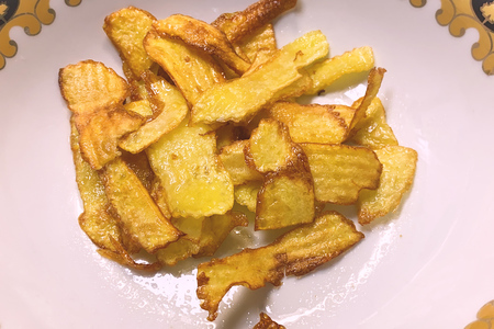 Фото к рецепту: Картофельные чипсы