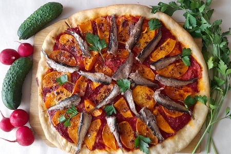 Фото к рецепту: Пицца с тыквой и шпротами #постныйстол