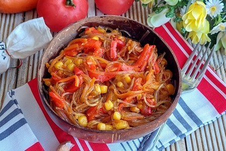 Фото к рецепту: Фунчоза с овощами в соусе терияки #постныйстол