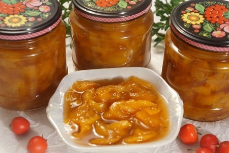 Фото к рецепту: Варенье из персиков с цельными кусочками