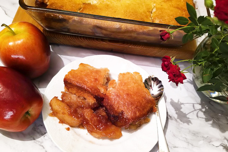 Фото к рецепту: Пирог яблочный "коблер"