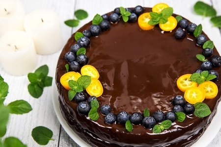 Фото к рецепту: Шоколадный бисквитный торт