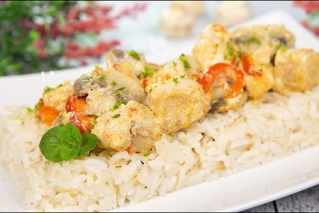 Фото к рецепту: Курица с рисом и овощами