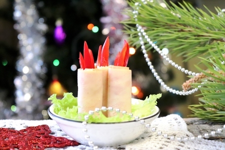 Фото к рецепту: Закуска "новогодние свечи"