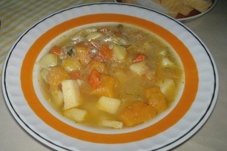 Фото к рецепту: Суп с картофелем и тыквой