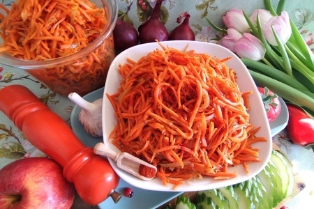 Фото к рецепту: Морковь по-корейски с луком
