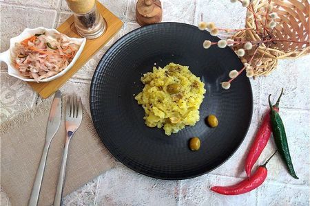 Фото к рецепту: Картофельное пюре с оливками