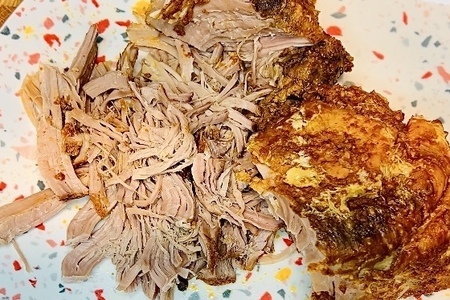 Фото к рецепту: Рваная свинина и бургеры с коул слоу