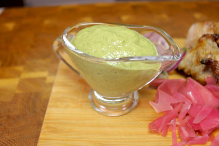 Фото к рецепту: Зеленый соус к шашлыку из киви за считанные минуты