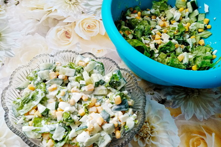 Фото к рецепту: Весенний салат с кукурузой