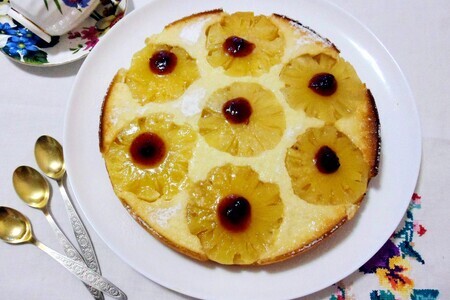 Фото к рецепту: Творожная запеканка с консервированными ананасами
