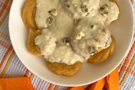 Фото к рецепту: Тыквенные ньёкки с соусом из голубого сыра