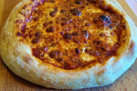 Фото к рецепту: Неаполитанская пицца 