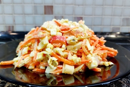 Салат с крабовыми палочками и корейской морковью