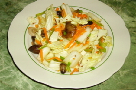 Фото к рецепту: Салат овощная фантазия :)