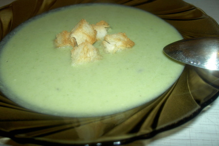 Фото к рецепту: Суп-пюре из брокколи