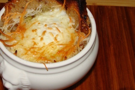 Фото к рецепту: Луковый суп в каталанском стиле