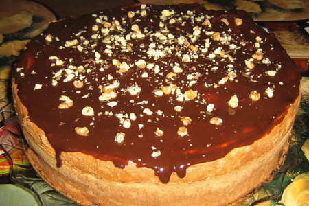 Фото к рецепту: Бисквитный торт с вишней