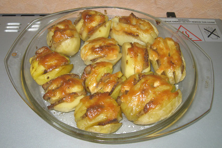 Фото к рецепту: Картошка с салом (отличный гарнир)