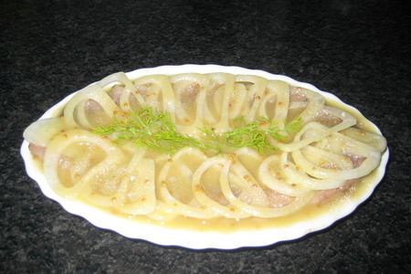 Фото к рецепту: Селедка в горчичном соусе