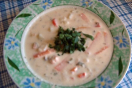 Фото к рецепту: Сливочный суп с семгой