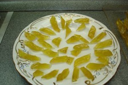 Фото к рецепту: Цукаты из арбузных  корок