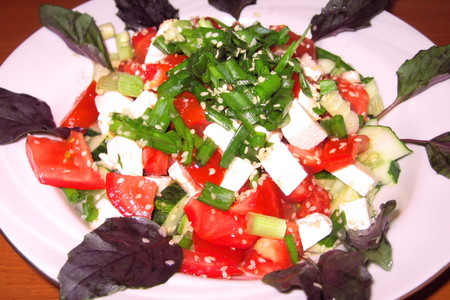 Фото к рецепту: "не греческий салат"
