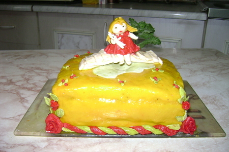 Фото к рецепту: Торт вишнёвый   "кукла  даша"