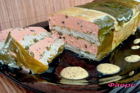 Фото к рецепту: Террин из морских рыб со сливочно-горчичным соусом