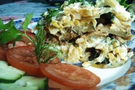 Фото к рецепту: Закуска из кабачков слоёная