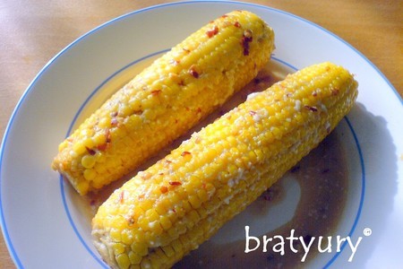 Фото к рецепту: Кукуруза, запеченная в фольге