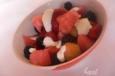 Фото к рецепту: Арбуз ведь тоже ягода,или фруктовый микс.