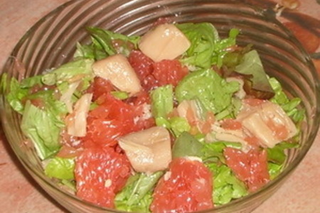Салат из грейпфрутов и гребешков