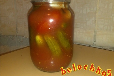 Фото к рецепту: Огурчики в томатном соке
