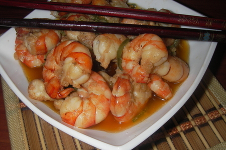Фото к рецепту: Острые креветки с соусом