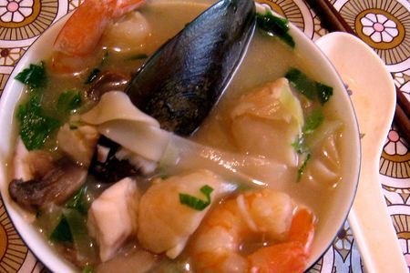Фото к рецепту: Тайский суп