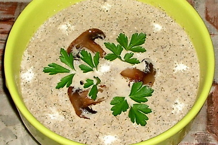 Фото к рецепту: Суп-пюре из шампиньонов