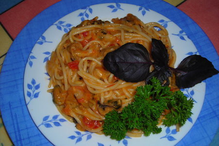 Фото к рецепту: Паста "фрутти ди маре"  (спагетти с морепродуктами)