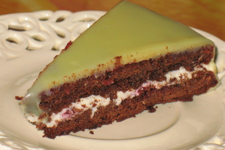 Фото к рецепту: Шоколадный пирог с имбирем и тортик из него.