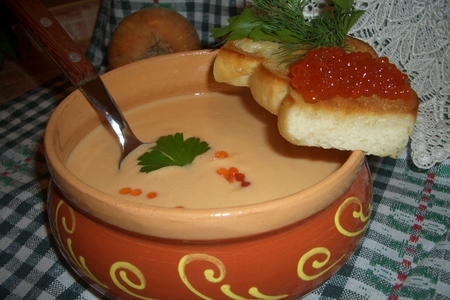 Фото к рецепту: Крем-суп с копченным лососем по-фински