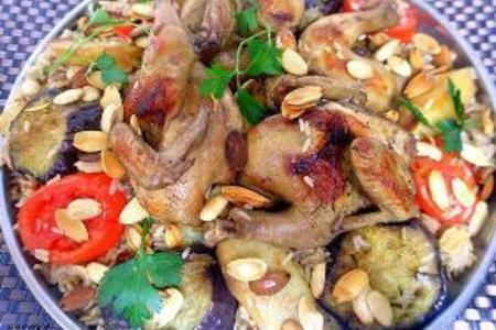 Фото к рецепту: Маглюба ""плов из курицы и овощей по иордански
