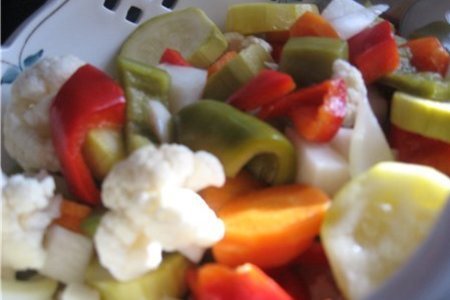 Фото к рецепту: Замаринованные овощи