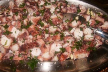 Фото к рецепту: Салат из осминога