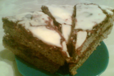 Фото к рецепту: Маковый пирог с черносливом